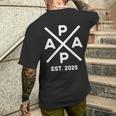 Papa Est 2025 Werdender Papa 25 Level Up Zum Papa 2025 T-Shirt mit Rückendruck Geschenke für Ihn