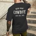 Stato Facendo Roba Da Cowboy Western Rodeo American T-shirt da uomo con stampa posteriore Regalos para él