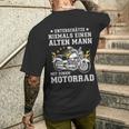 Unterschätze Niemals Einen Old Mann Mit Einer Motorrad T-Shirt mit Rückendruck Geschenke für Ihn