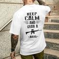 Mantén La Calma Y Agarra Un Rifle De Asalto Ar 15 Camiseta Hombre Estampado Espalda Regalos para él
