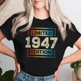 77° Compleanno Uomini 77 Anno Retro Donne Nati Nel 1947 Maglietta da donna Regalos para ella