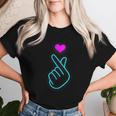 Kpop Dedo Corazón Símbolo Mano Azul Kpop Inspirado Amor Cuello Camiseta de mujer Regalos para ella