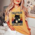 I Drink Coffee I Read Tarot Cards And I Know Things Con Collo A T-shirt comoda oversize da donna Mustard
