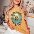 Sloth Hanging Team Sloth Bradipo Sull'amaca Bradipo T-shirt comoda oversize da donna Mustard