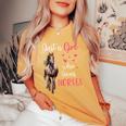 Una Ragazza Che Ama I Cavalli Regalo Per Ragazze Amanti T-shirt comoda oversize da donna Mustard