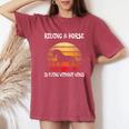 Cavallo Ragazze Cavalcando Un Cavallo Staolan T-shirt comoda oversize da donna Crimson