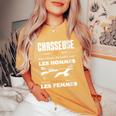 Chasse Chasseresse Idée Cadeau Chasseuse Et Fière T-shirt oversize confortable pour femme Mustard