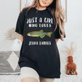 Solo Una Ragazza Che Ama Zebra Danios Fish Lover T-shirt comoda oversize da donna Black