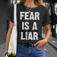 Donna Fear Is A Liar Con Collo A Maglietta Regalos para ella