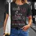 Ich Bin 50 Bitte Helfen Sie Mir Auf Mein Motorrad T-Shirt Geschenke für Sie