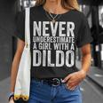 Mai Sottovalutare Una Ragazza Con Un Dildo Maglietta Regalos para ella