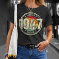 Retro 77 Años Nacido En 1947 Edición Limitada 77 Cumpleaños Camiseta unisex Regalos para ella