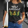 Tres Amigos Avocados Guac Cinco De Mayo Fiesta Mexicanegan T-Shirt Geschenke für Sie