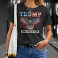Trump 2024 America First Bald Eagle Pro Trump Bandera De Estados Unidos Camiseta unisex Regalos para ella