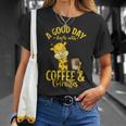 Une Bonne Journée Commence Avec Le Café Et Les Girafes T-Shirt Cadeaux pour elle