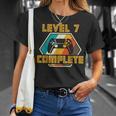 Vintage Retro 7º Aniversario De Boda Divertido Nivel 7 Completo Camiseta unisex Regalos para ella