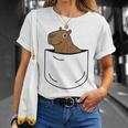 Pocket Capybara Capybara En Bolsillo Regalo Camiseta unisex Regalos para ella