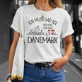 Ich Muss Gar Nix Ich Muss Nur Nach Denmark Gray S T-Shirt Geschenke für Sie