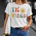 Tk Vibes Back To School Tk Team Tk Teacher & Kid Retro Daisy T-Shirt Gifts for Her