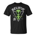 Meditating Alien Believe Zen Inner Peace Et Ufo Yoga Om Maglietta