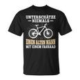 Unterschätze Niemals Ein Alten Mann Bicycle Cyclist T-Shirt