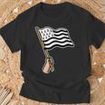 Bretagne Main Brandissant Le Drapeau Breton Gwenn Ha Du T-Shirt Cadeaux pour les vieillards