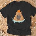 Capybara Con Naranja En Su Cabeza Lindo Diseño De Capybara Camiseta unisex Regalos para ancianos