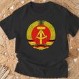 Ddr Coat Of Arms Hammer Sickle Flag Ostalgia Ddr S T-Shirt Geschenke für alte Männer