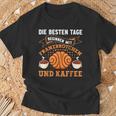 Die Besten Tagen Beginnen Mit Franzbrötchen & Kaffee Hamburg T-Shirt Geschenke für alte Männer