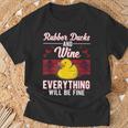 Gummiente Und Wein Badeente Quietscheente Gummiente T-Shirt Geschenke für alte Männer