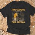 Herren Coole Opas Nehmen Sie Fotos Goldener Eleganter Stil T-Shirt Geschenke für alte Männer