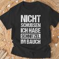 Nicht Schubsen Schnitzel Im Bauch T-Shirt Geschenke für alte Männer