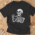 Skeleton Hands Heart Sign Retro Halloween Skeleton Hand Sign T-Shirt Gifts for Old Men
