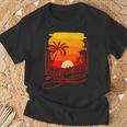 Surfer Beach Sea Retro Summer Fernlust T-Shirt Geschenke für alte Männer