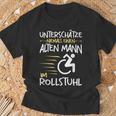 Unterschätze Niemals Alten Mann Im Wheelchair User S T-Shirt Geschenke für alte Männer