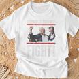 Bomba De Puño De Donald Trump Luchamos Contra La Bandera Estadounidense Trump 2024 Manga Larga Camiseta unisex Regalos para ancianos
