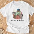 It's Past My Bedtime Sleepy Bear Dank Meme Citazione Maglietta Regalos para ancianos