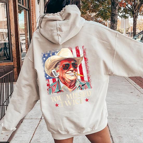 En La Parte Trasera You Missed Twice Western Cowboy Trump 2024 Bandera De Estados Unidos Women Oversized Hoodie Back Print Regaloses